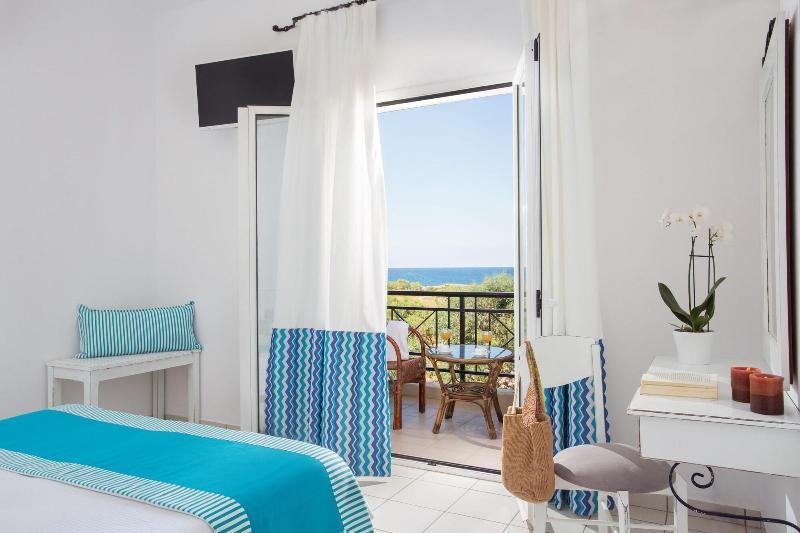 Iris Beach Hotel モネンバシア エクステリア 写真